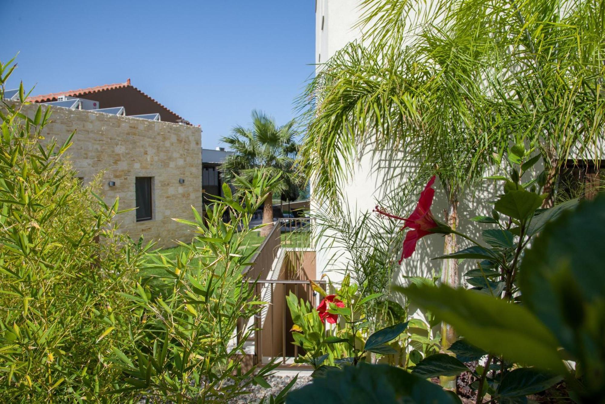 Almi-Cove Hilltop Villas 阿尔米里达 外观 照片
