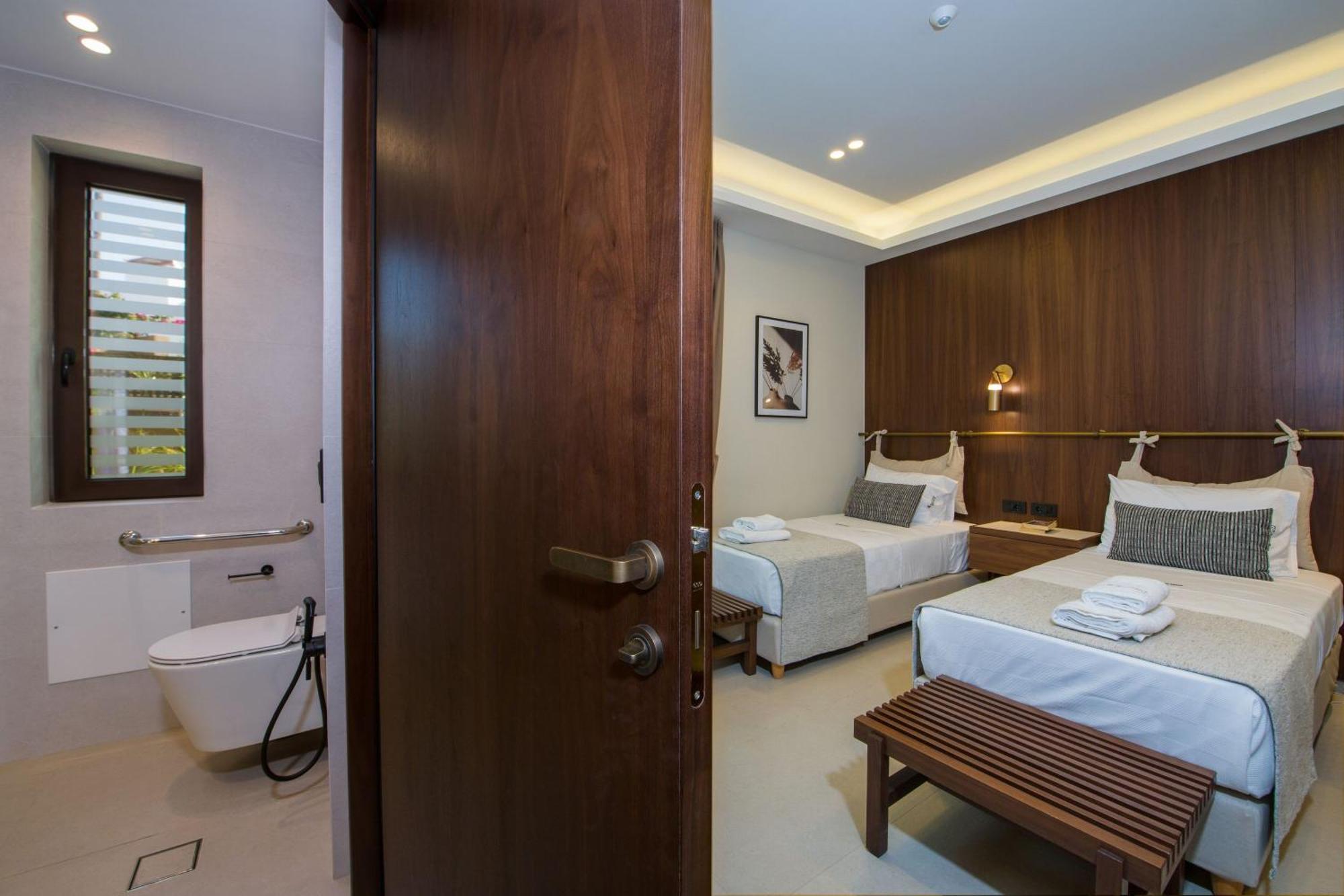 Almi-Cove Hilltop Villas 阿尔米里达 外观 照片