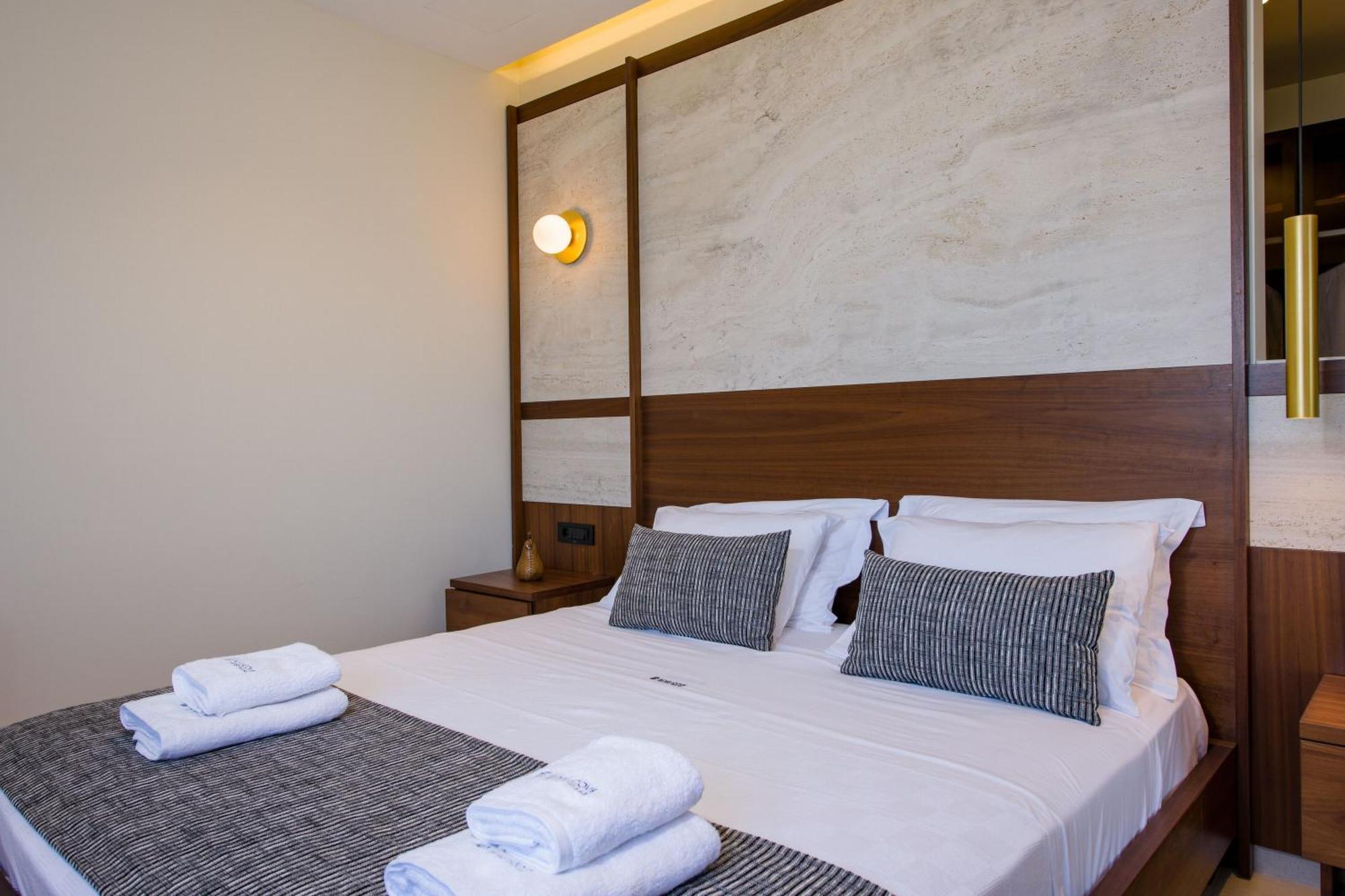 Almi-Cove Hilltop Villas 阿尔米里达 外观 照片