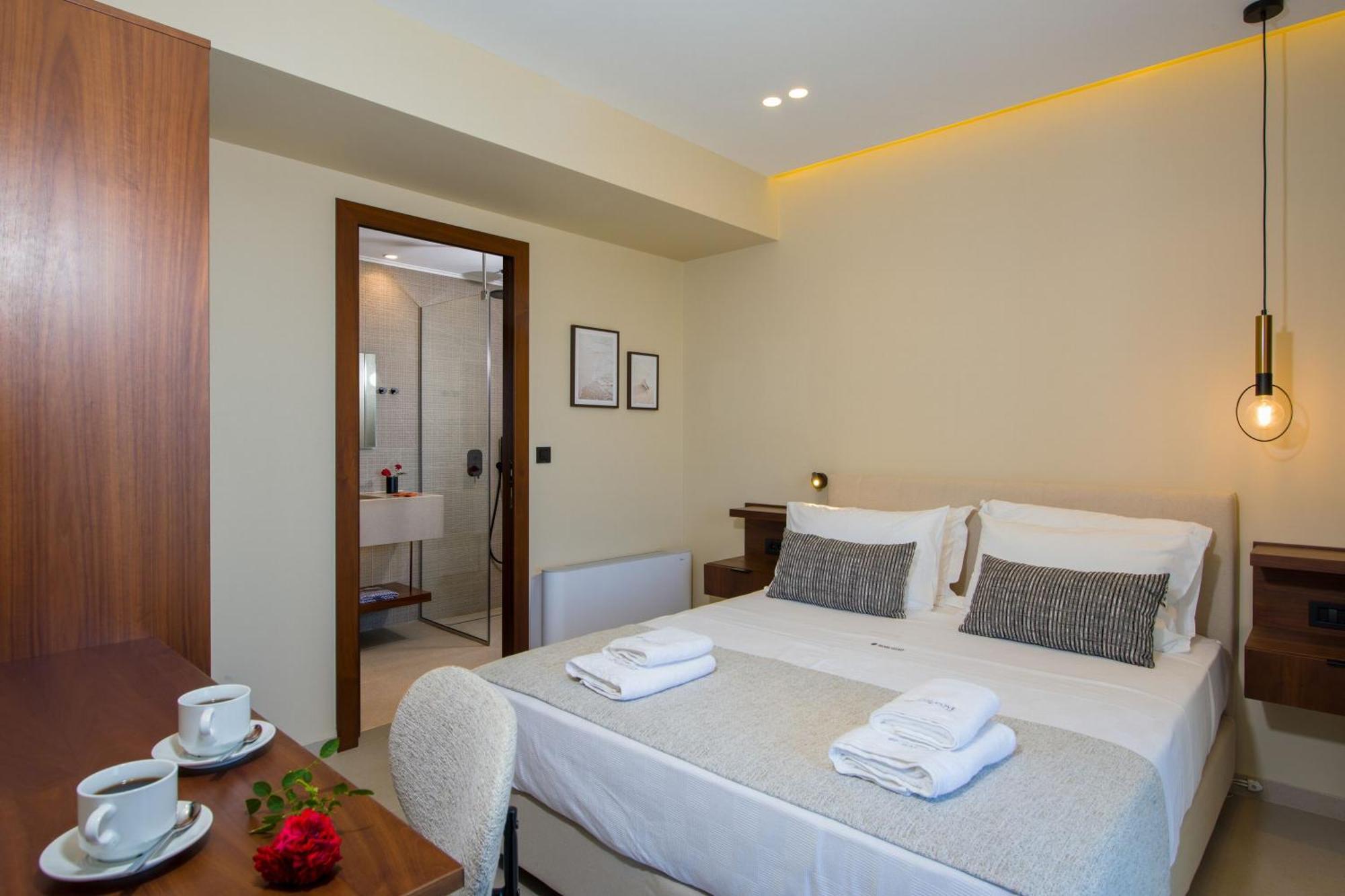 Almi-Cove Hilltop Villas 阿尔米里达 外观 照片