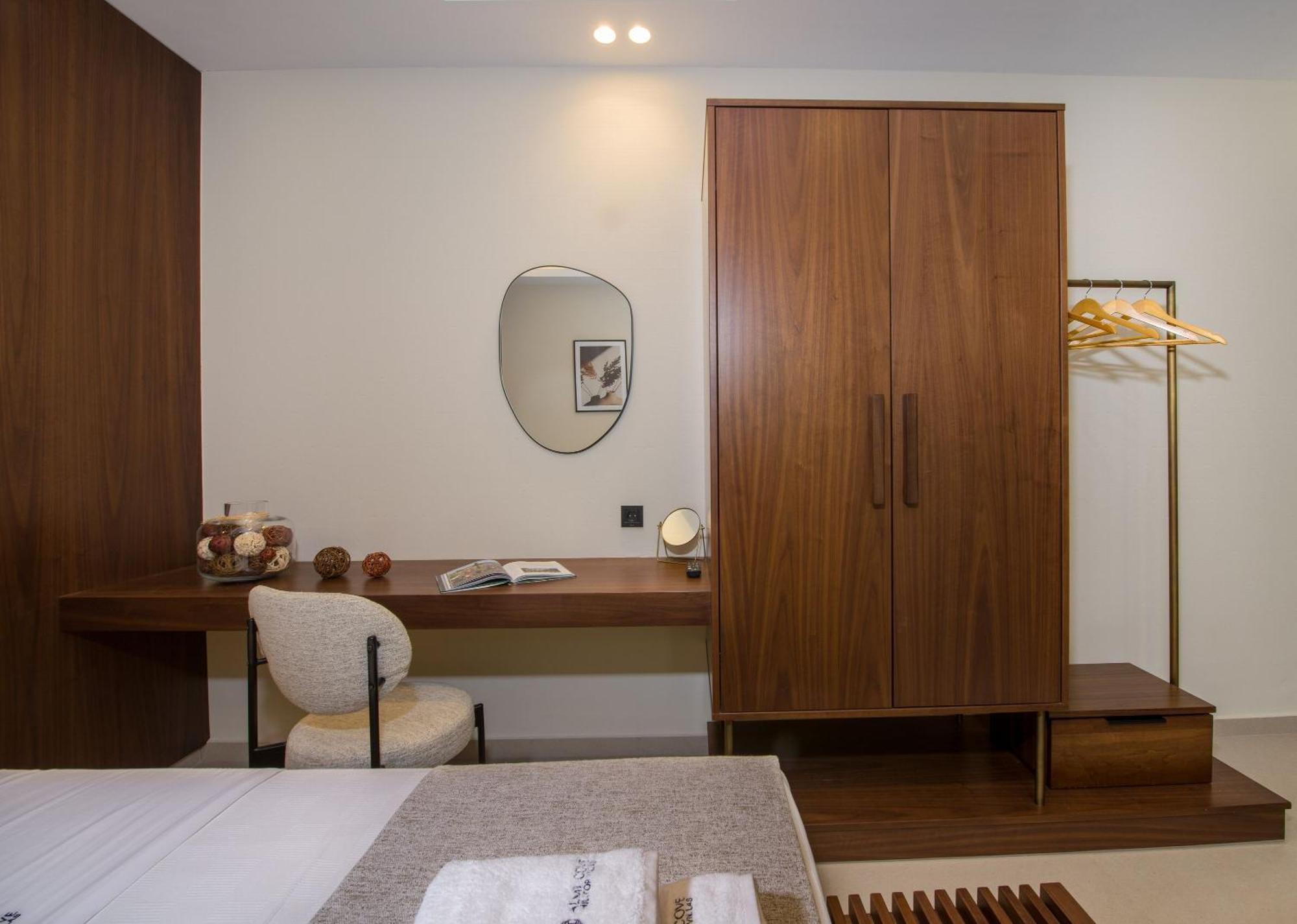 Almi-Cove Hilltop Villas 阿尔米里达 外观 照片