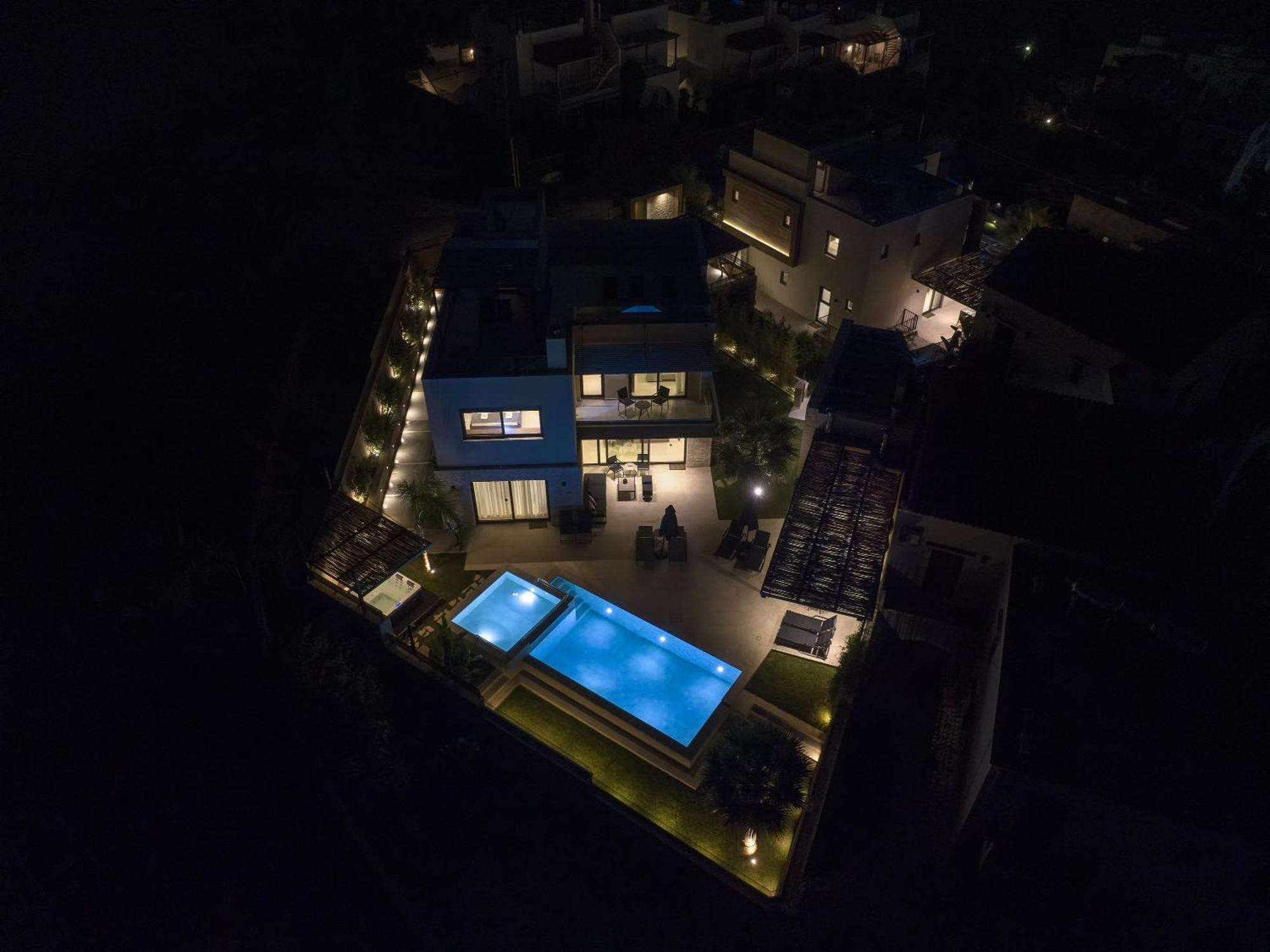 Almi-Cove Hilltop Villas 阿尔米里达 外观 照片